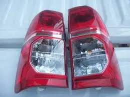F61002r-	Faro Post Toy Hilux 06-11 61002 1