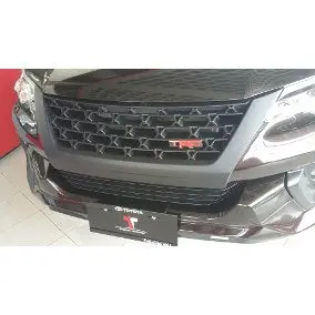B7009r-	Bisel Toy Hilux/Stout Gris Rh 7009 1