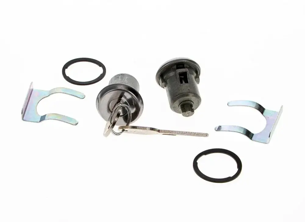 Amd Door Lock Set W/ Round Keys | 62-86 Gm Car & Truck 1